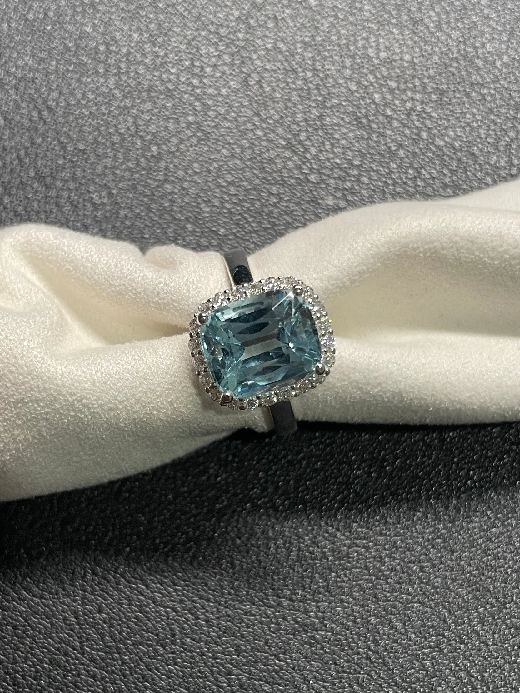 Aquamarine Ring - 3.78CT (NJR272)