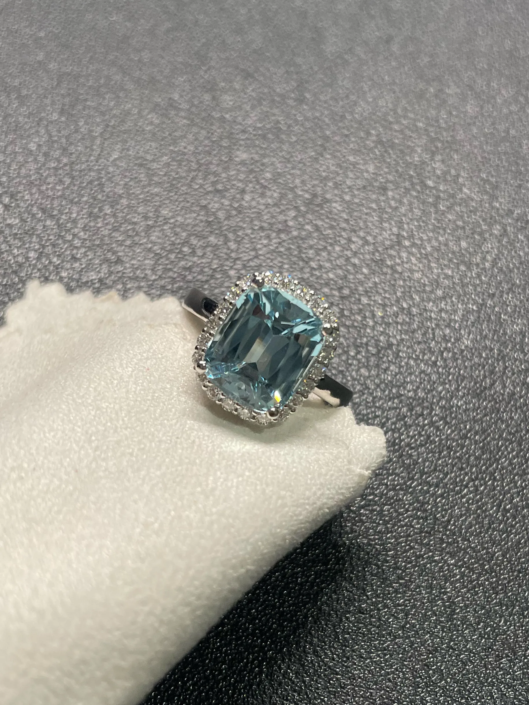 Aquamarine Ring - 3.78CT (NJR272)