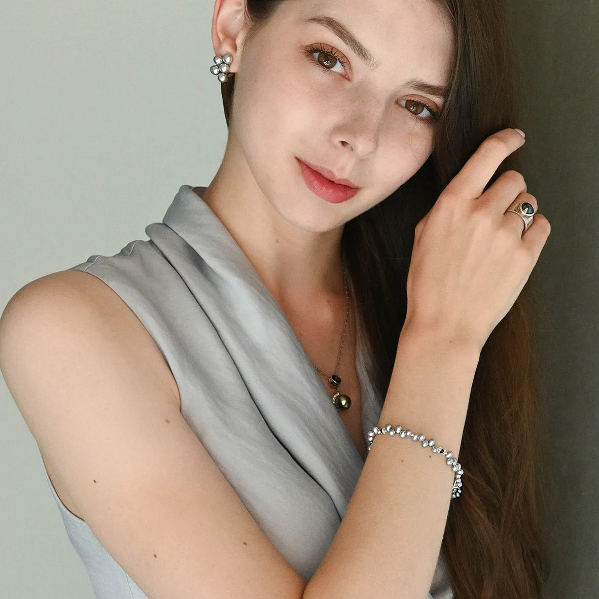 Grey Freshwater Pearl, Aquamarine & Iolite Droplet Bracelet